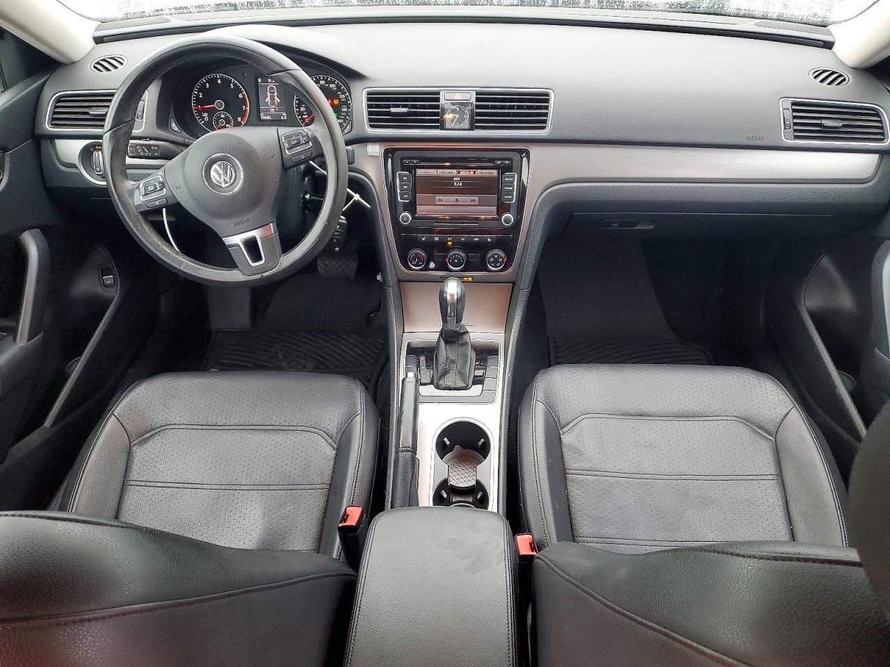 2014 VOLKSWAGEN PASSAT SE photo 15