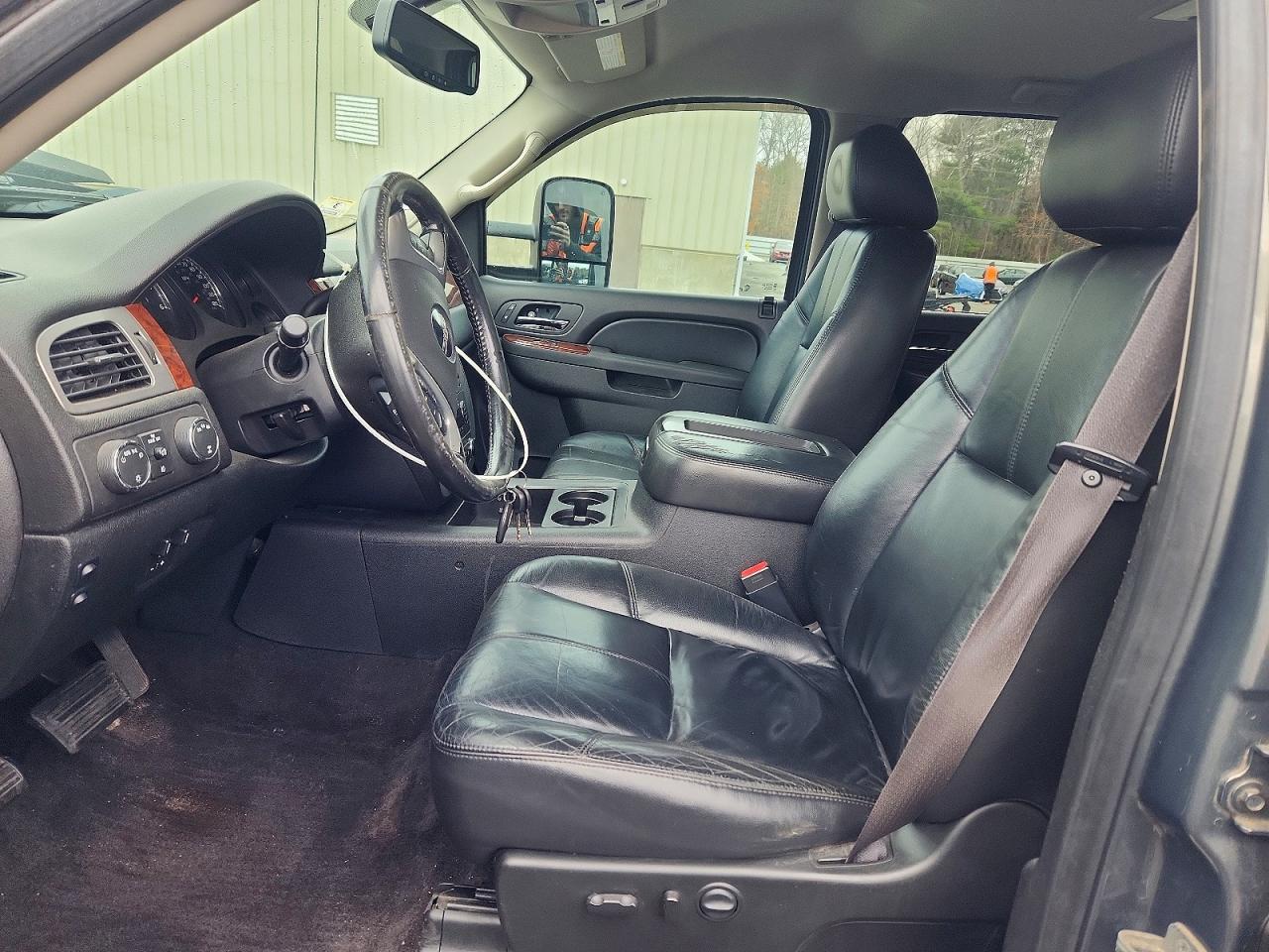 2011 GMC SIERRA K2500 SLT photo 19