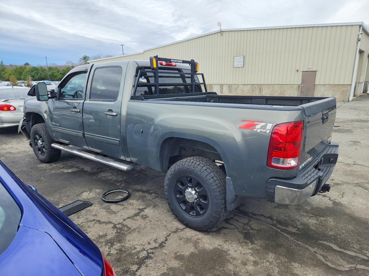 2011 GMC SIERRA K2500 SLT photo 4