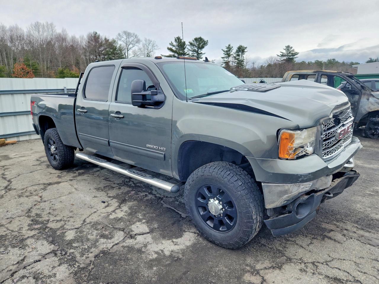 2011 GMC SIERRA K2500 SLT photo 10