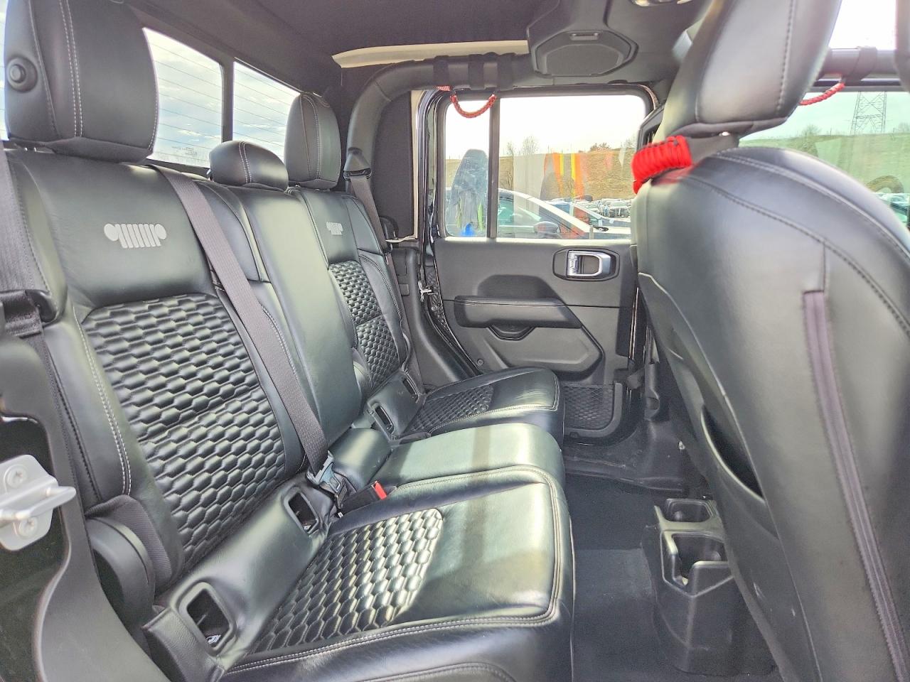2021 JEEP GLADIATOR OVERLAND photo 19