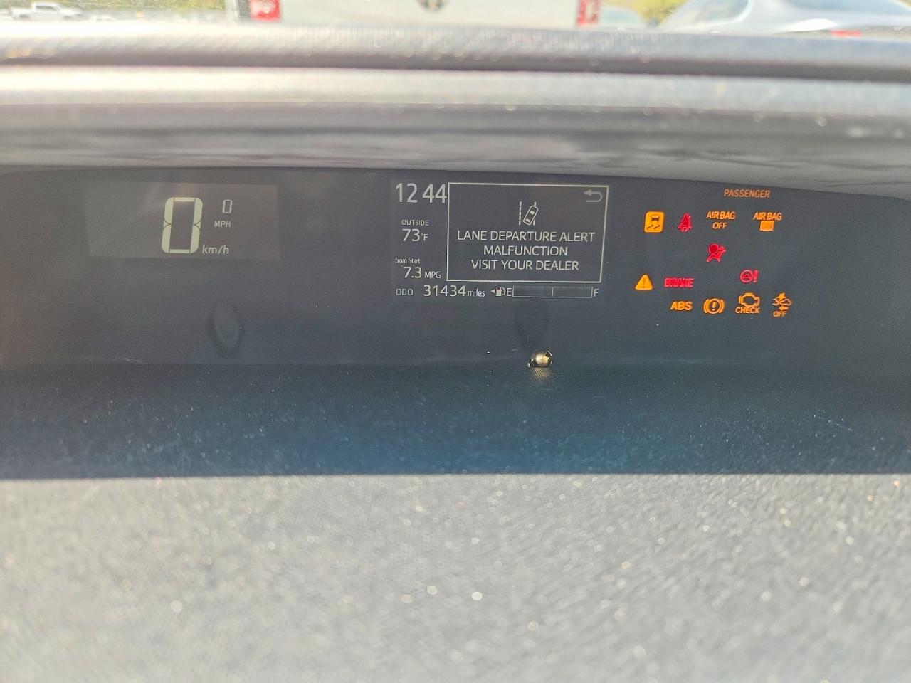 2018 TOYOTA PRIUS C FOUR photo 17