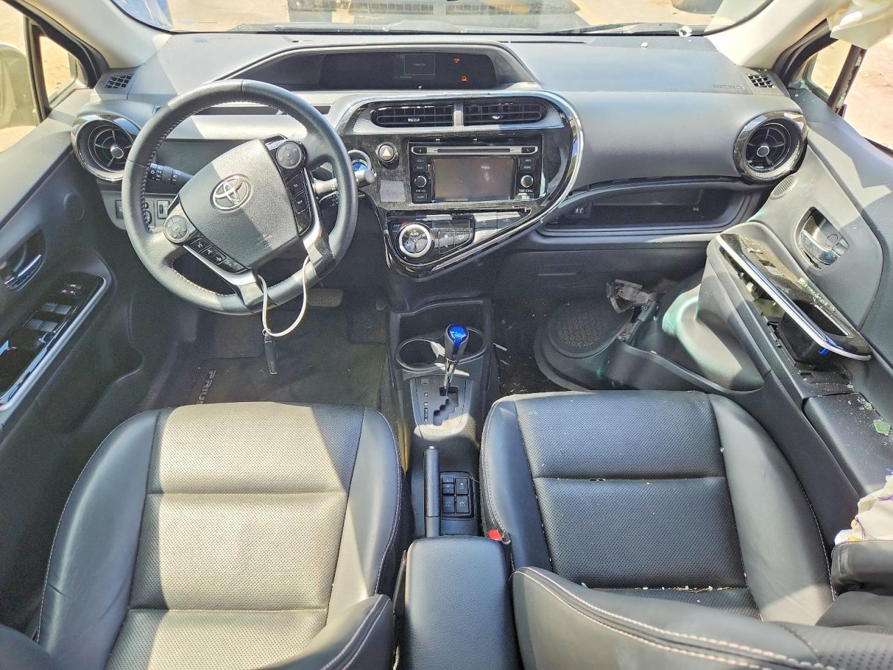 2018 TOYOTA PRIUS C FOUR photo 15