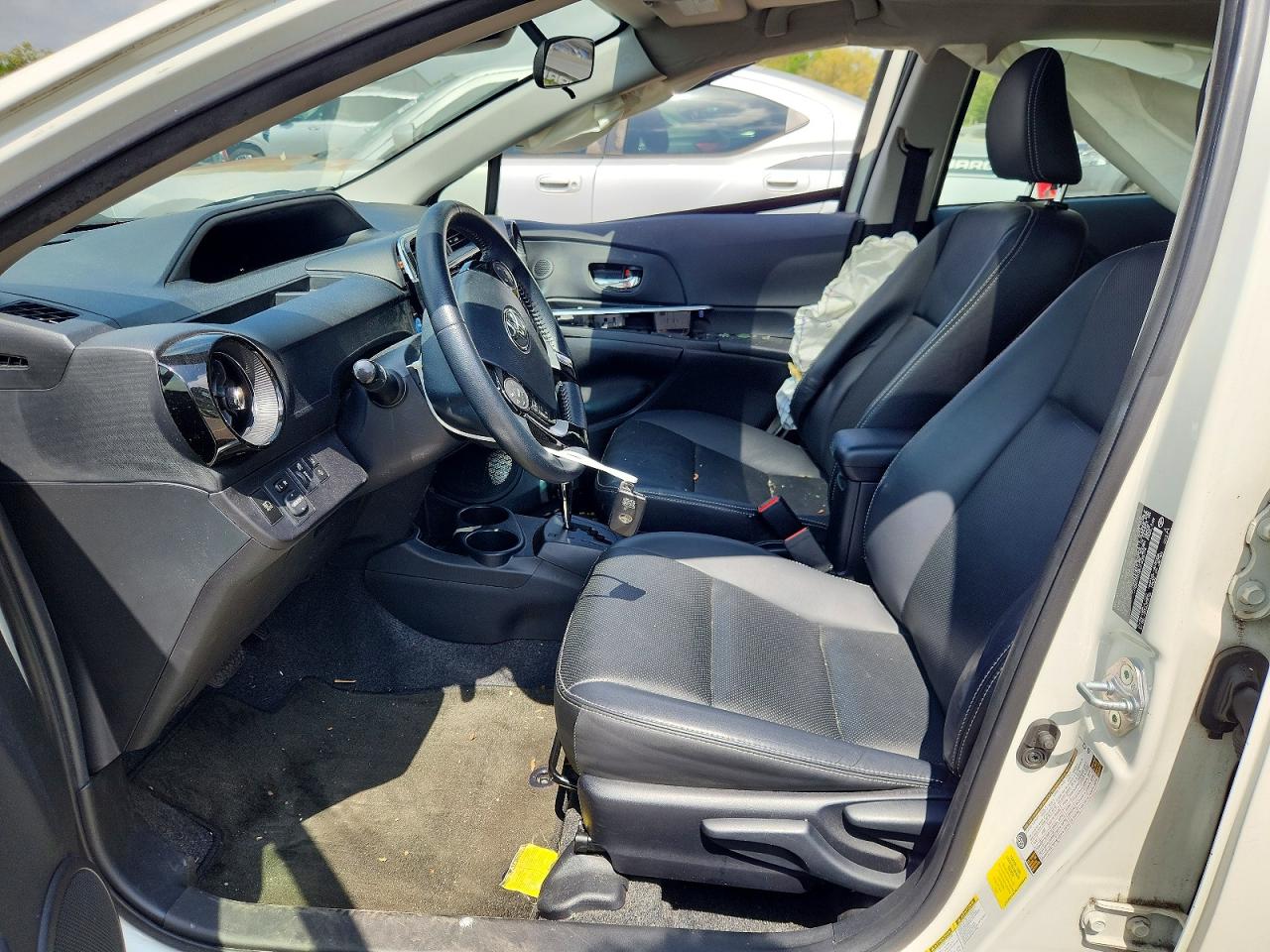 2018 TOYOTA PRIUS C FOUR photo 13