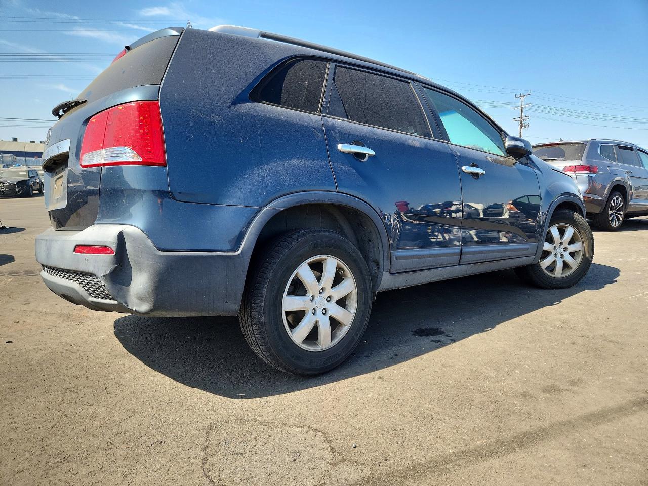 2011 KIA SORENTO LX photo 5