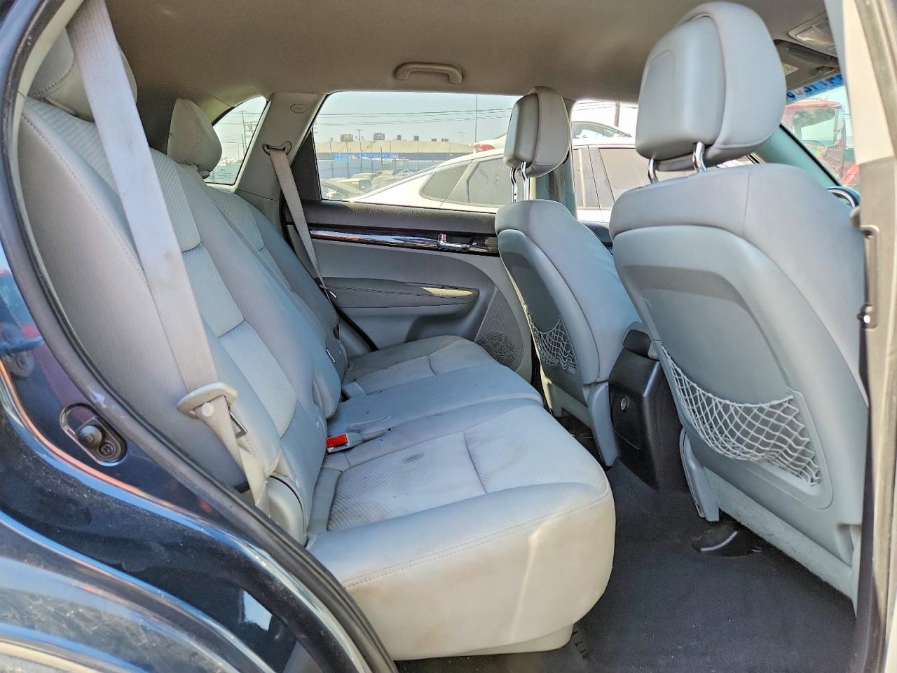 2011 KIA SORENTO LX photo 19