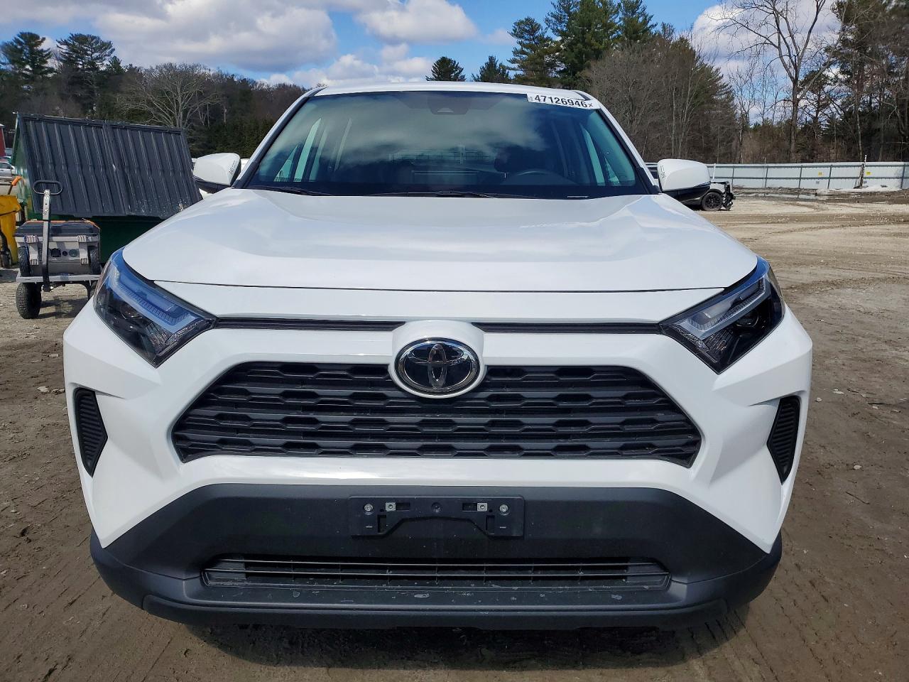 2025 TOYOTA RAV4 LE photo 9