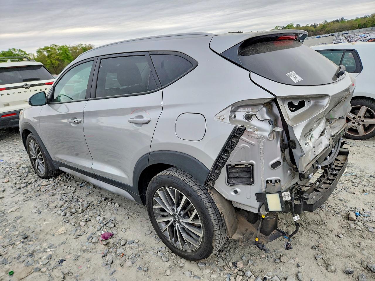 2021 HYUNDAI TUCSON SEL photo 3