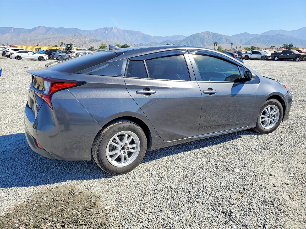 2019 TOYOTA PRIUS LE photo 3