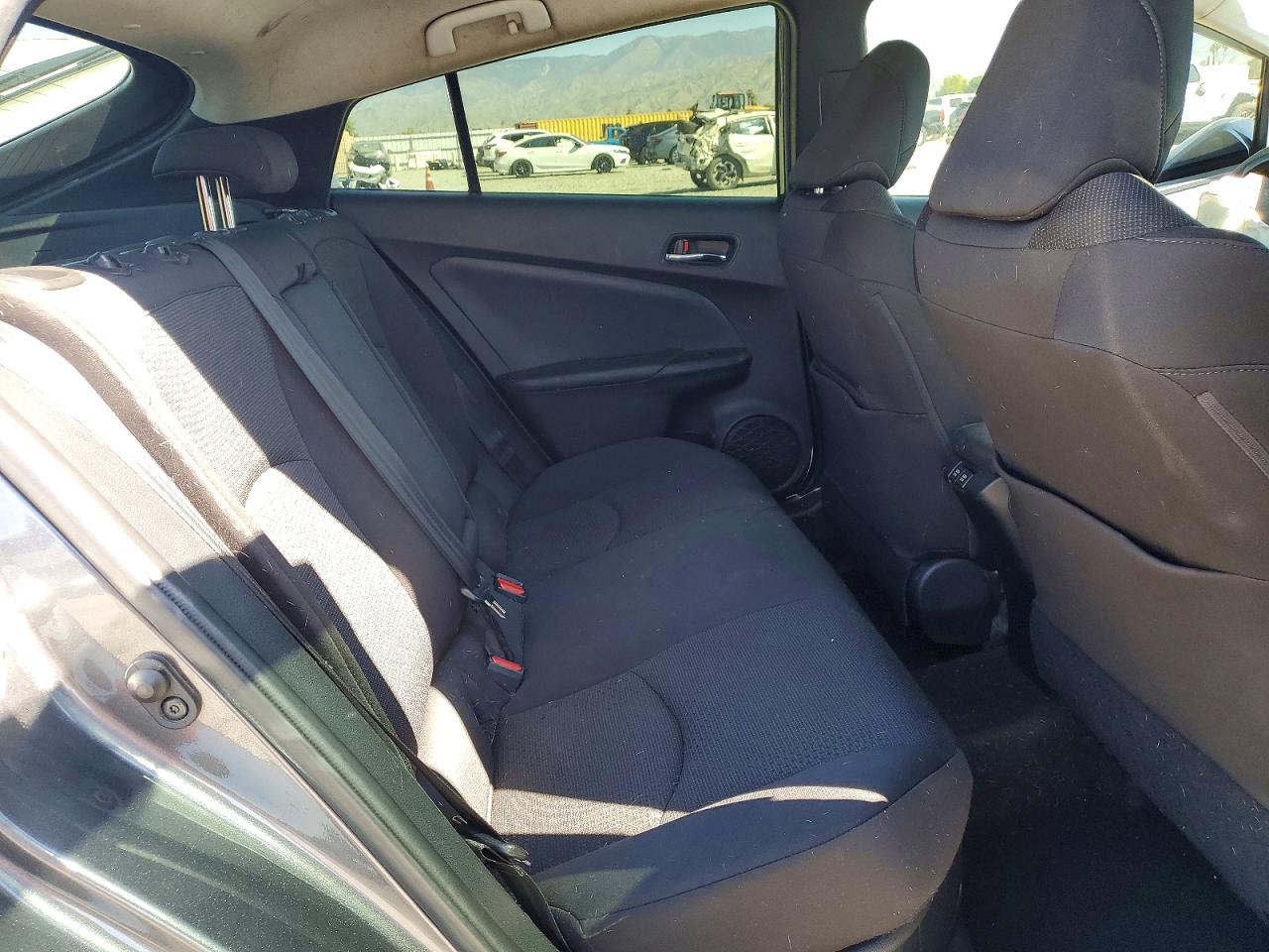 2019 TOYOTA PRIUS LE photo 10