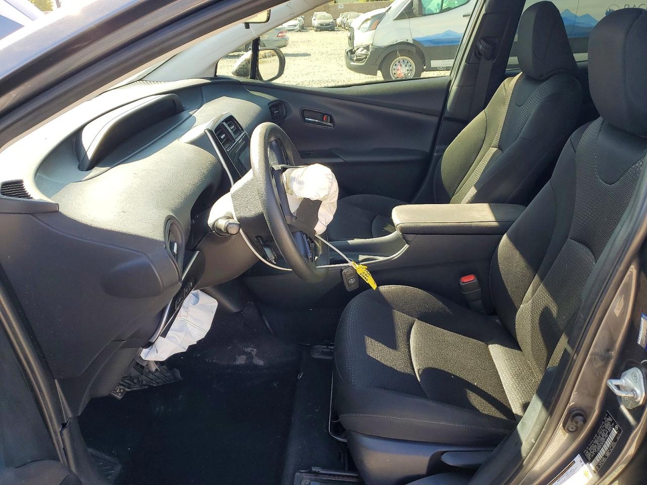 2019 TOYOTA PRIUS LE photo 7