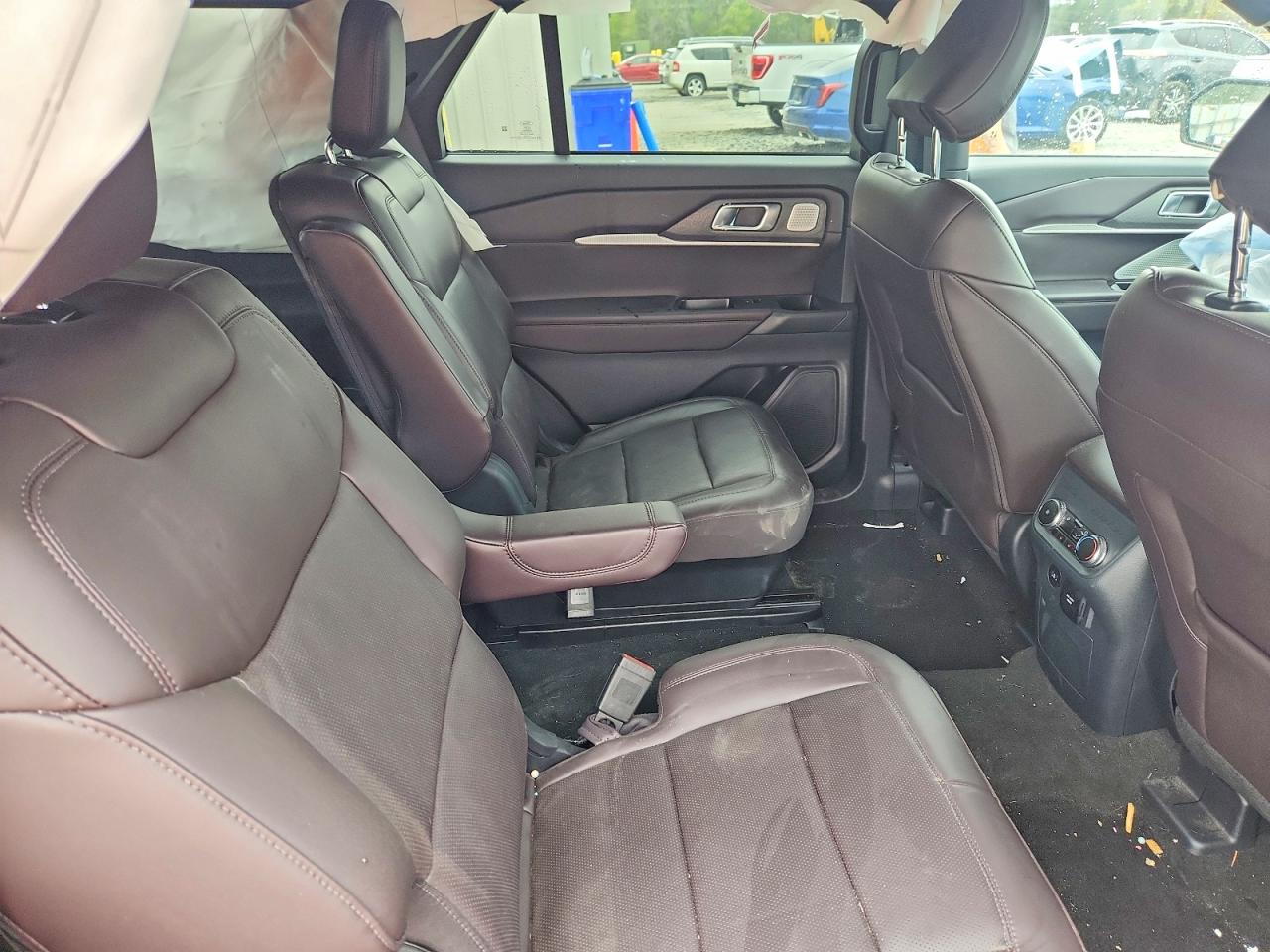 2025 FORD EXPLORER PLATINUM photo 21