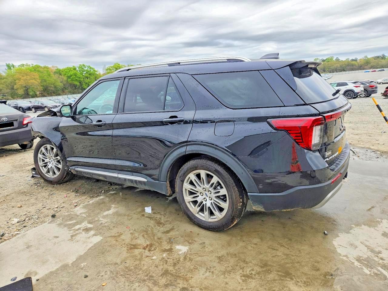 2025 FORD EXPLORER PLATINUM photo 3