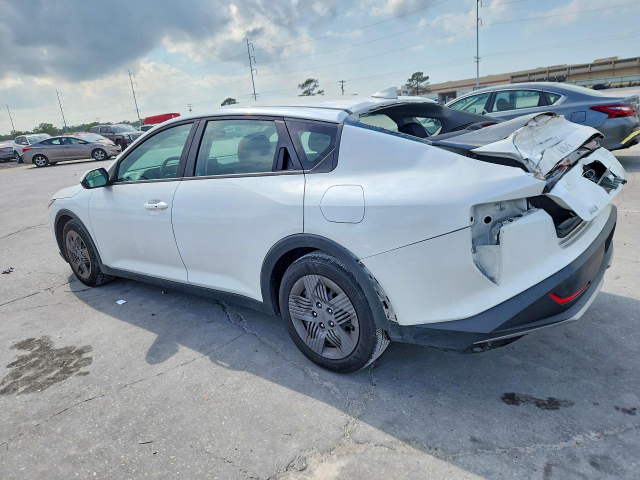 2025 KIA K4 LX photo 4