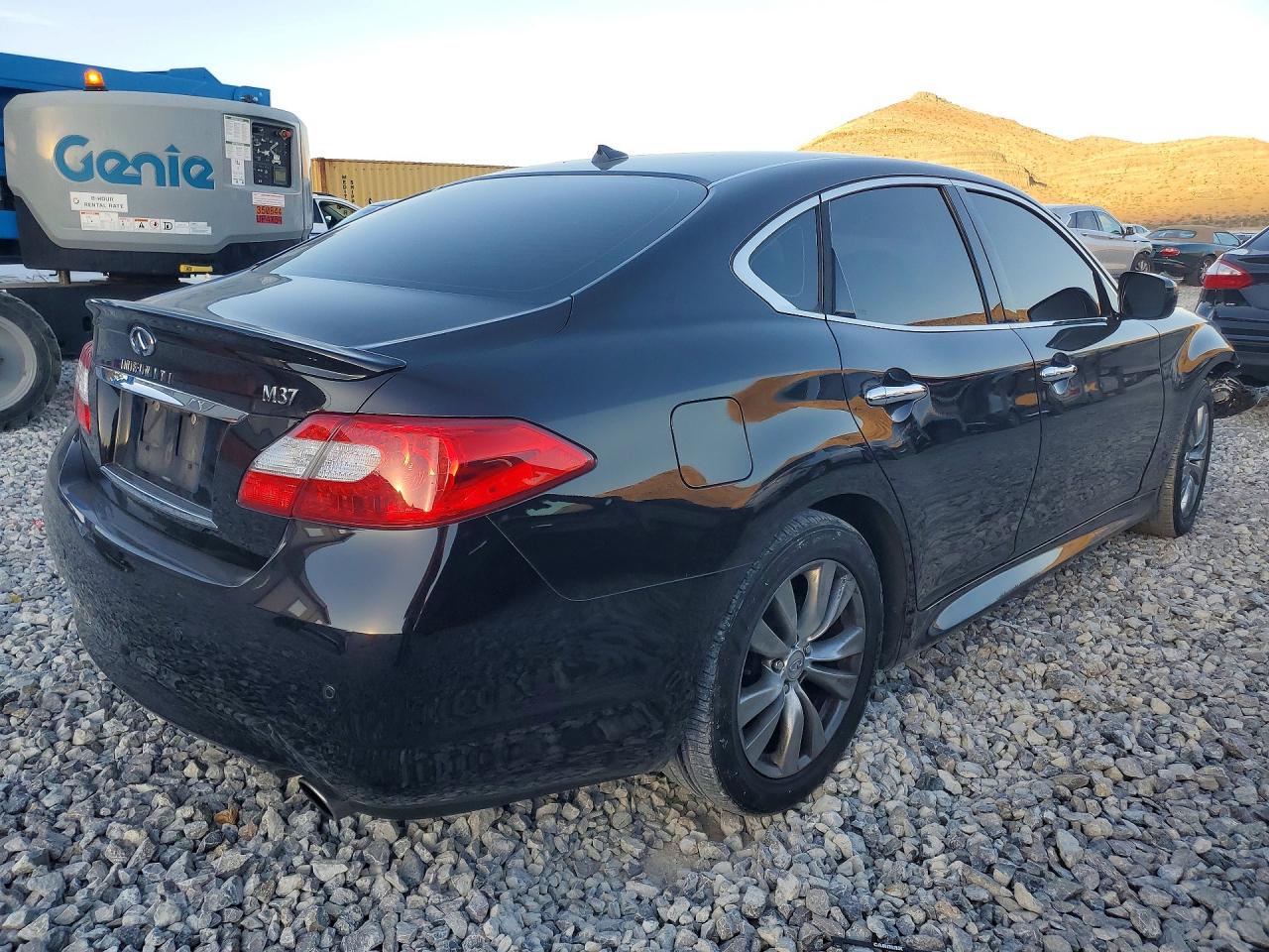 2013 INFINITI M37 BASE photo 7