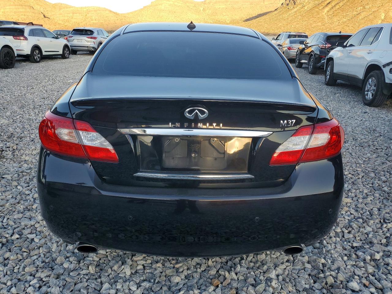 2013 INFINITI M37 BASE photo 16