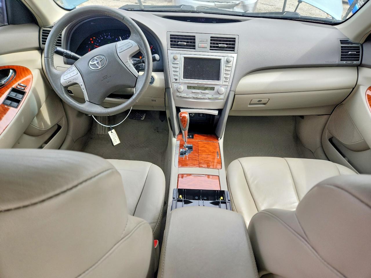 2011 TOYOTA CAMRY XLE photo 15