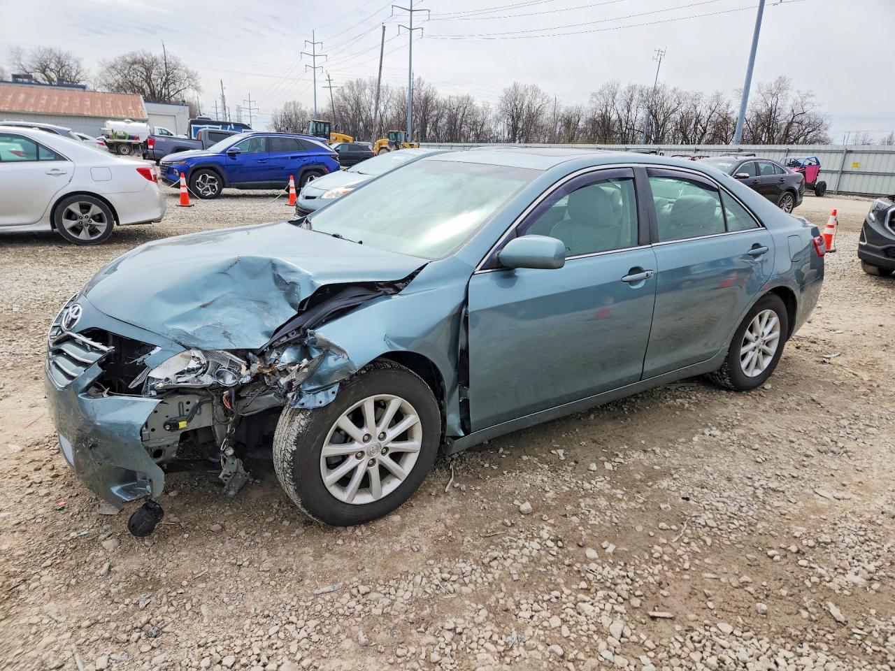 2011 TOYOTA CAMRY
