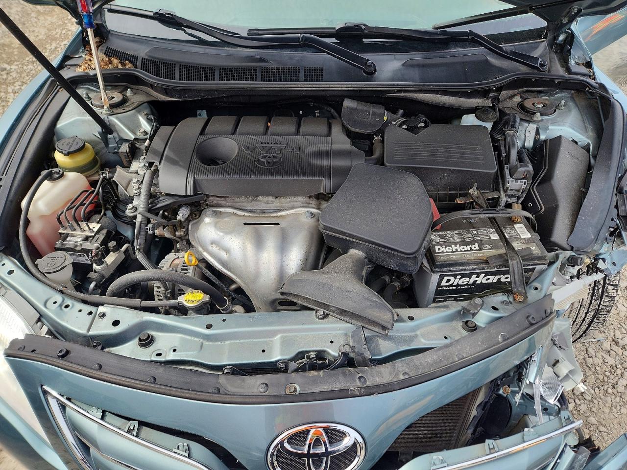 2011 TOYOTA CAMRY XLE photo 21