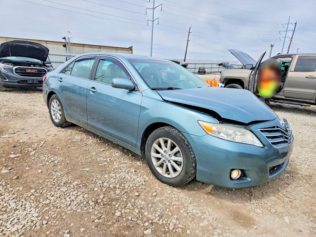 2011 TOYOTA CAMRY XLE photo 7