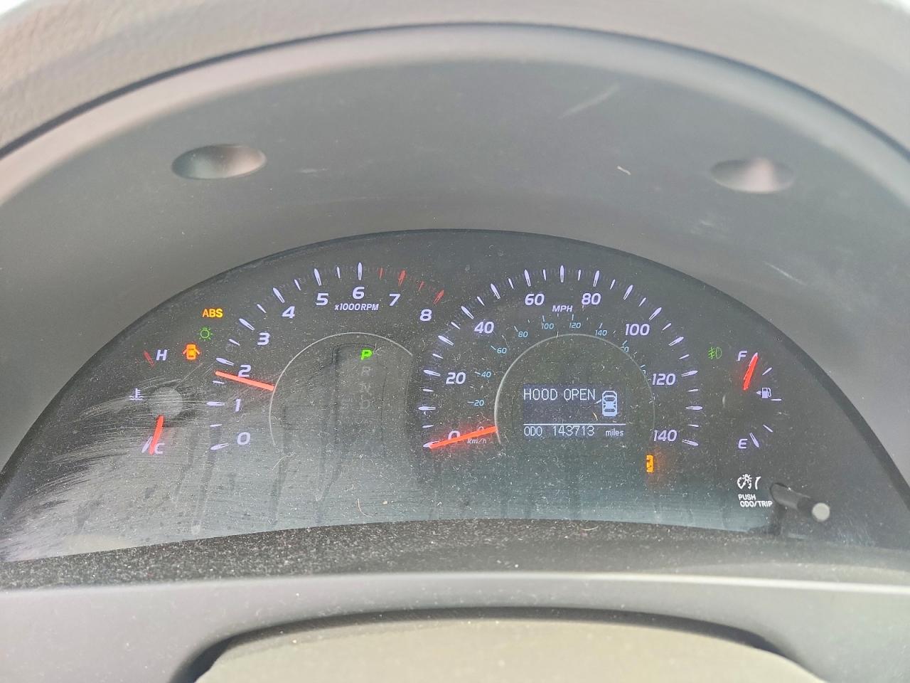 2011 TOYOTA CAMRY XLE photo 17
