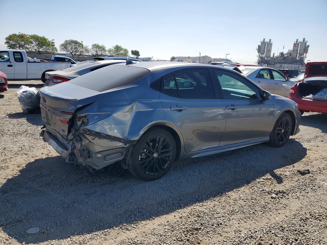 2026 TOYOTA CAMRY SE photo 5