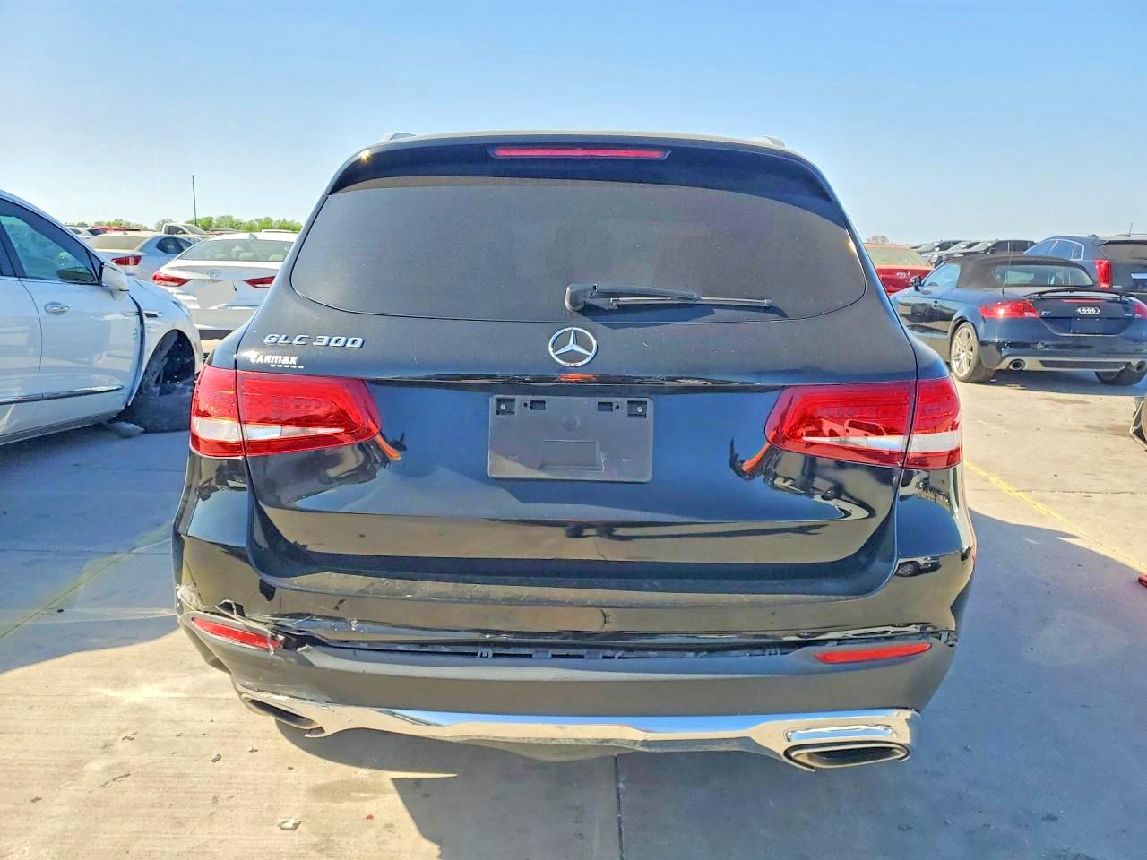 2018 MERCEDES-BENZ GLC 300 photo 16