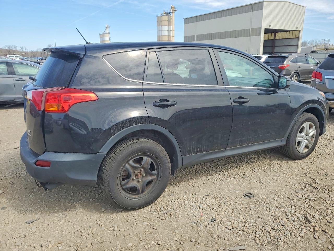 2015 TOYOTA RAV4 LE photo 3