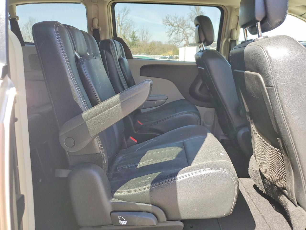 2013 CHRYSLER TOWN & COUNTRY TOURING photo 31