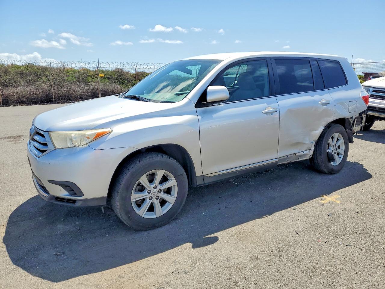 2013 TOYOTA HIGHLANDER