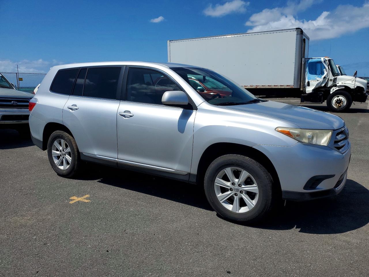 2013 TOYOTA HIGHLANDER BASE photo 4