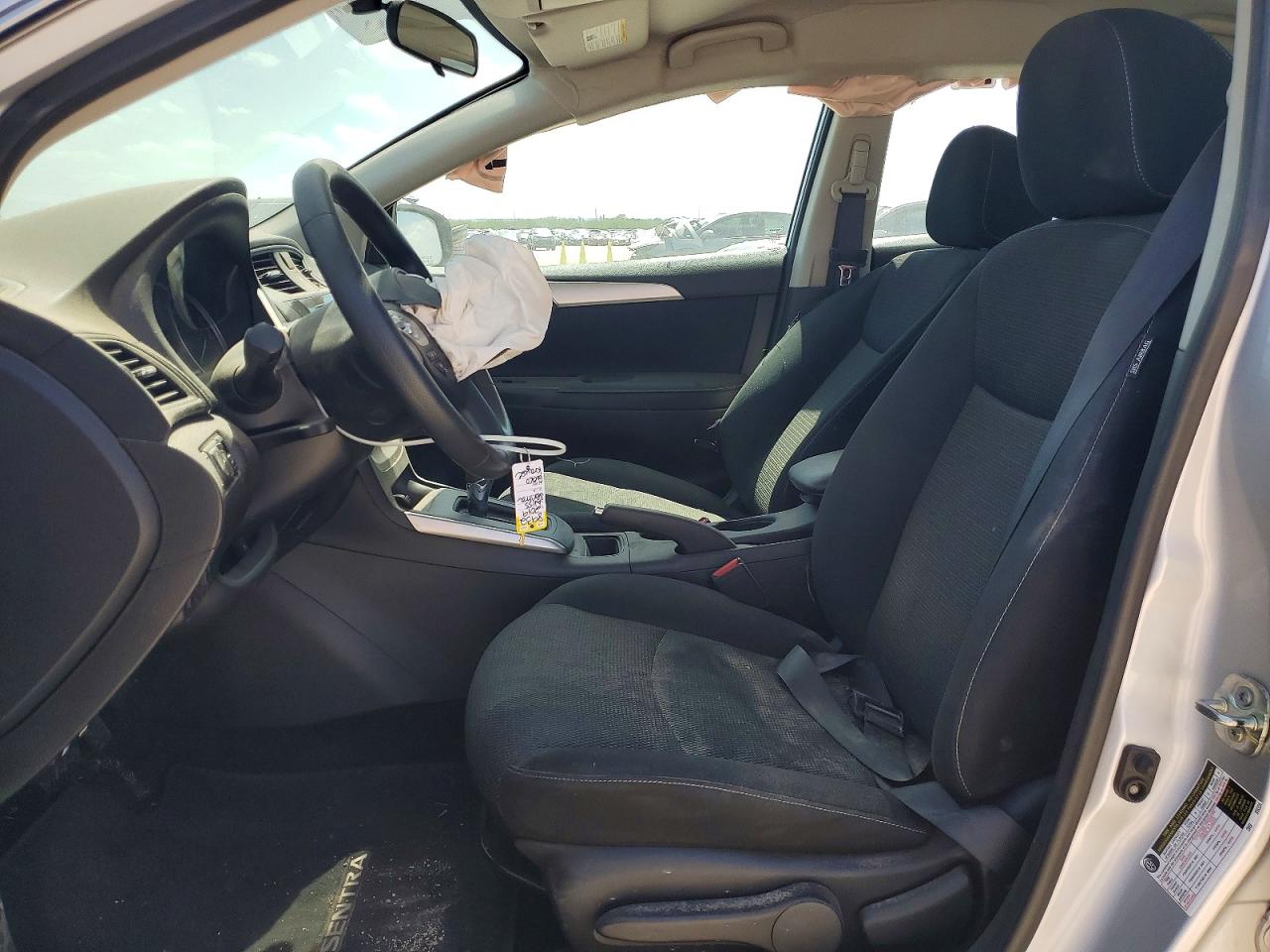 2019 NISSAN SENTRA S photo 7