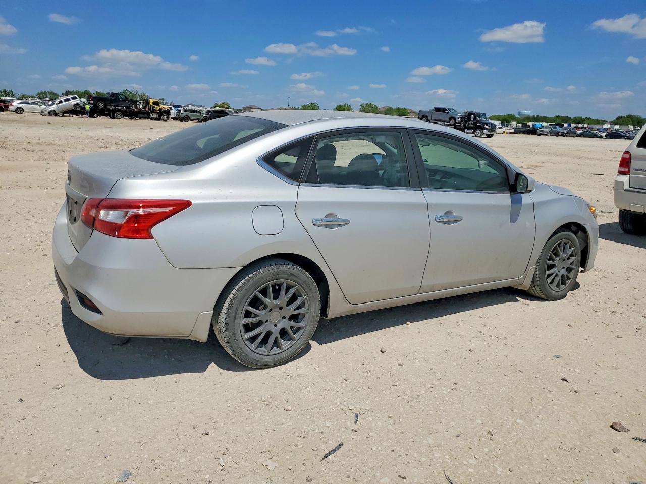 2019 NISSAN SENTRA S photo 3