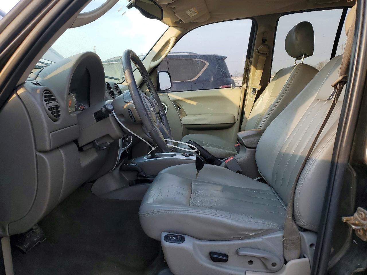 2005 JEEP LIBERTY LIMITED photo 19