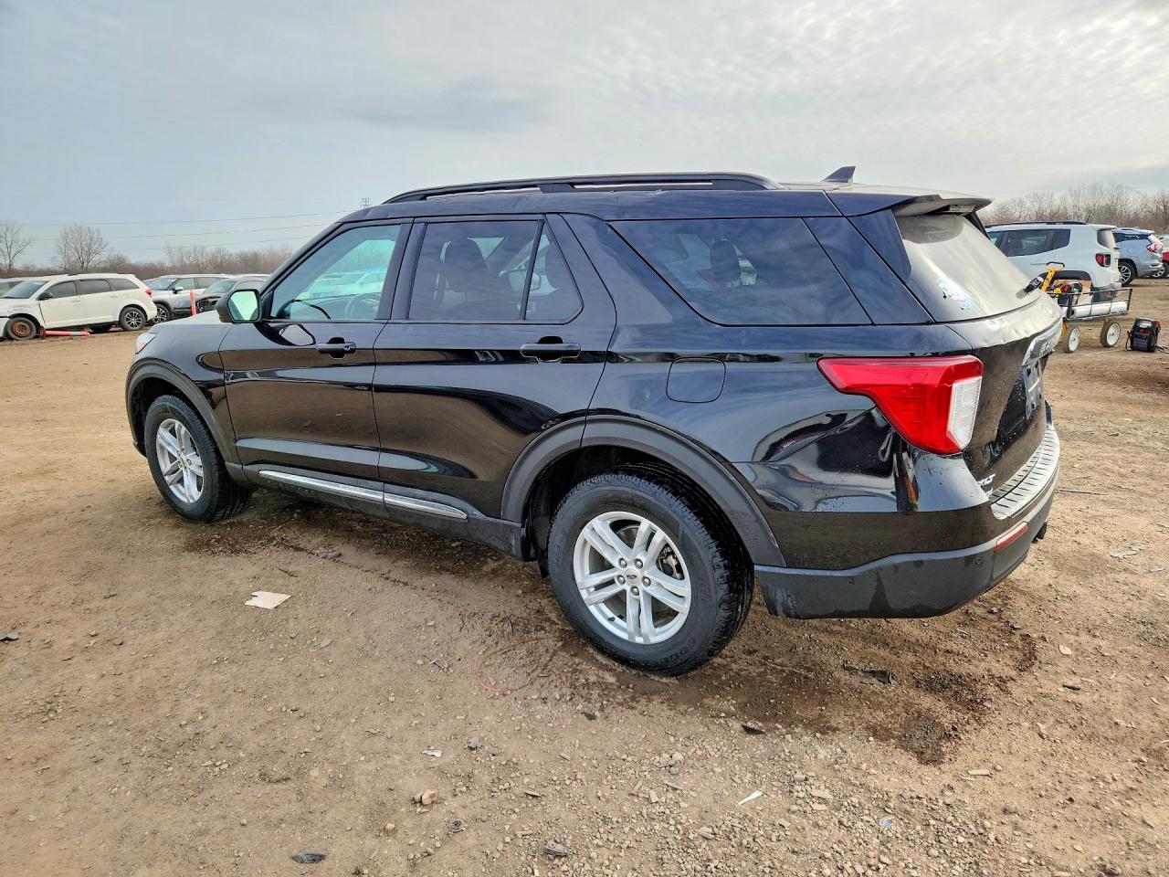 2021 FORD EXPLORER XLT photo 4