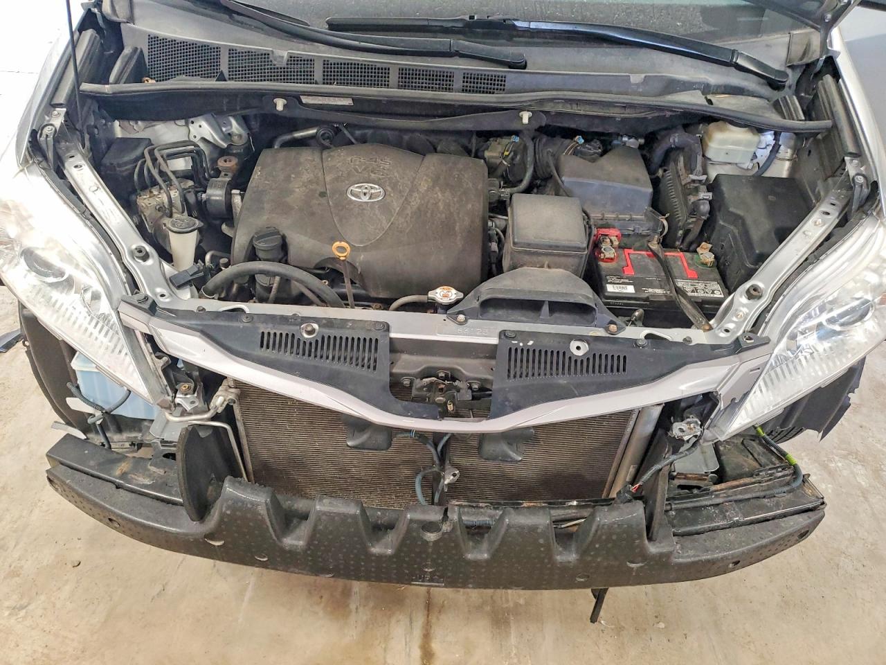 2017 TOYOTA SIENNA XLE PREMIUM 7-PASSENGER photo 12