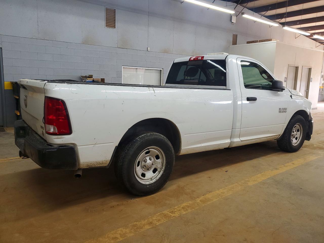 2015 RAM 1500 ST photo 3