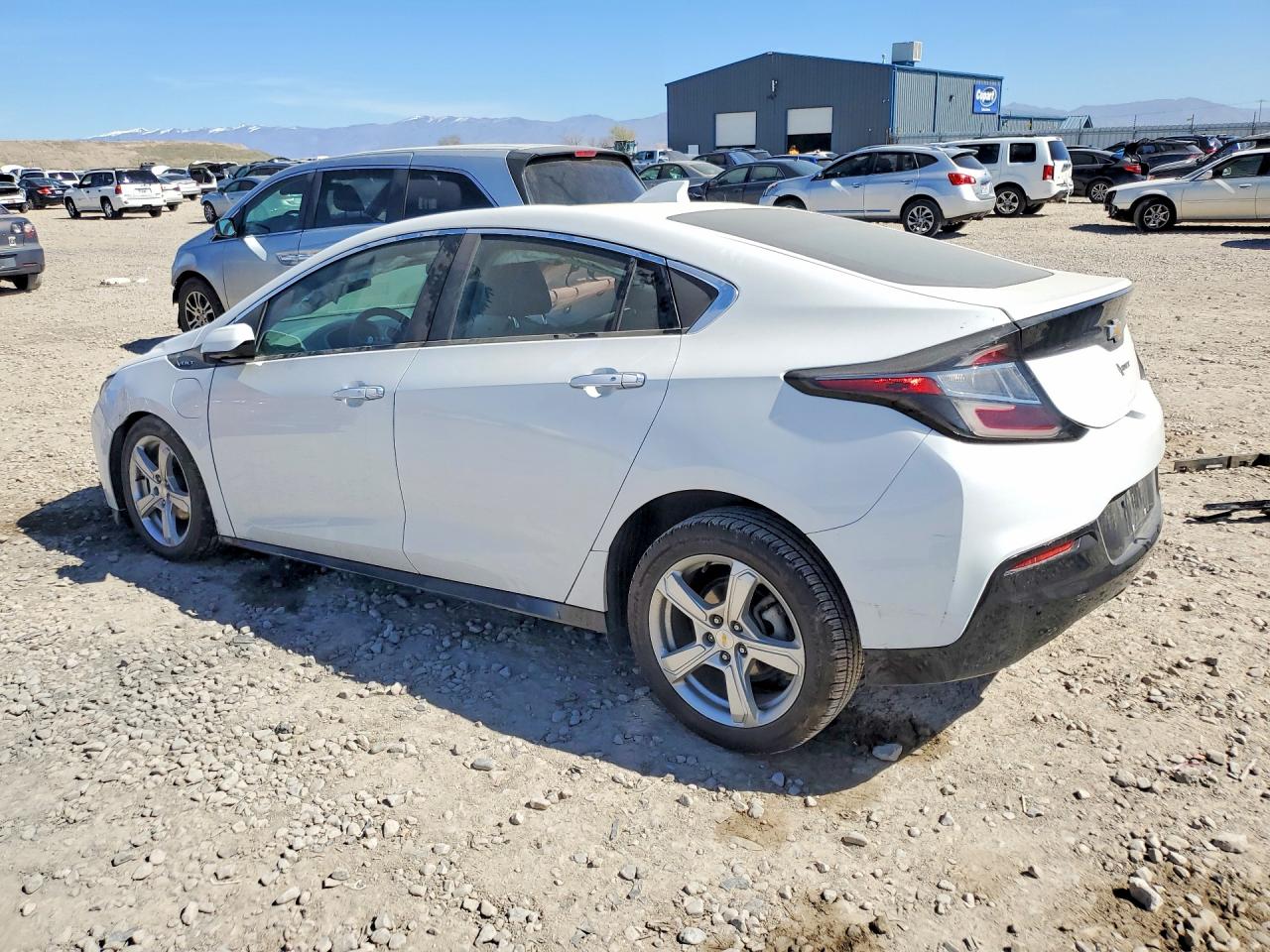 2017 CHEVROLET VOLT LT photo 4