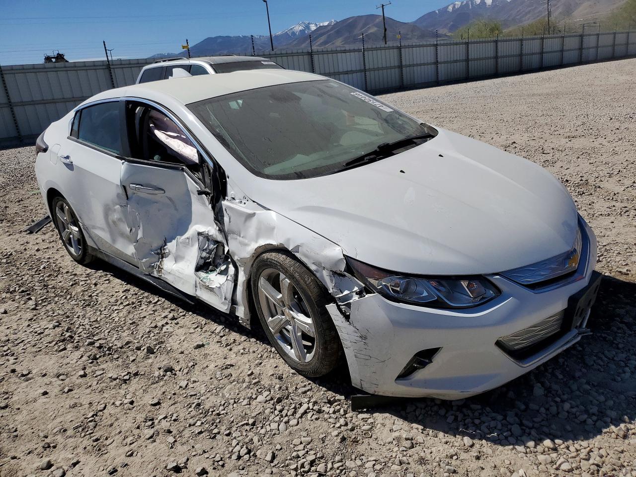 2017 CHEVROLET VOLT LT photo 10