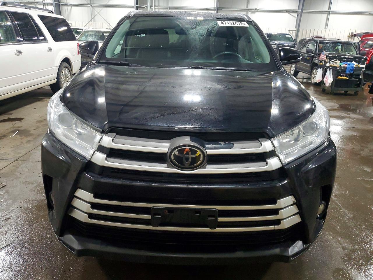 2018 TOYOTA HIGHLANDER XLE photo 9