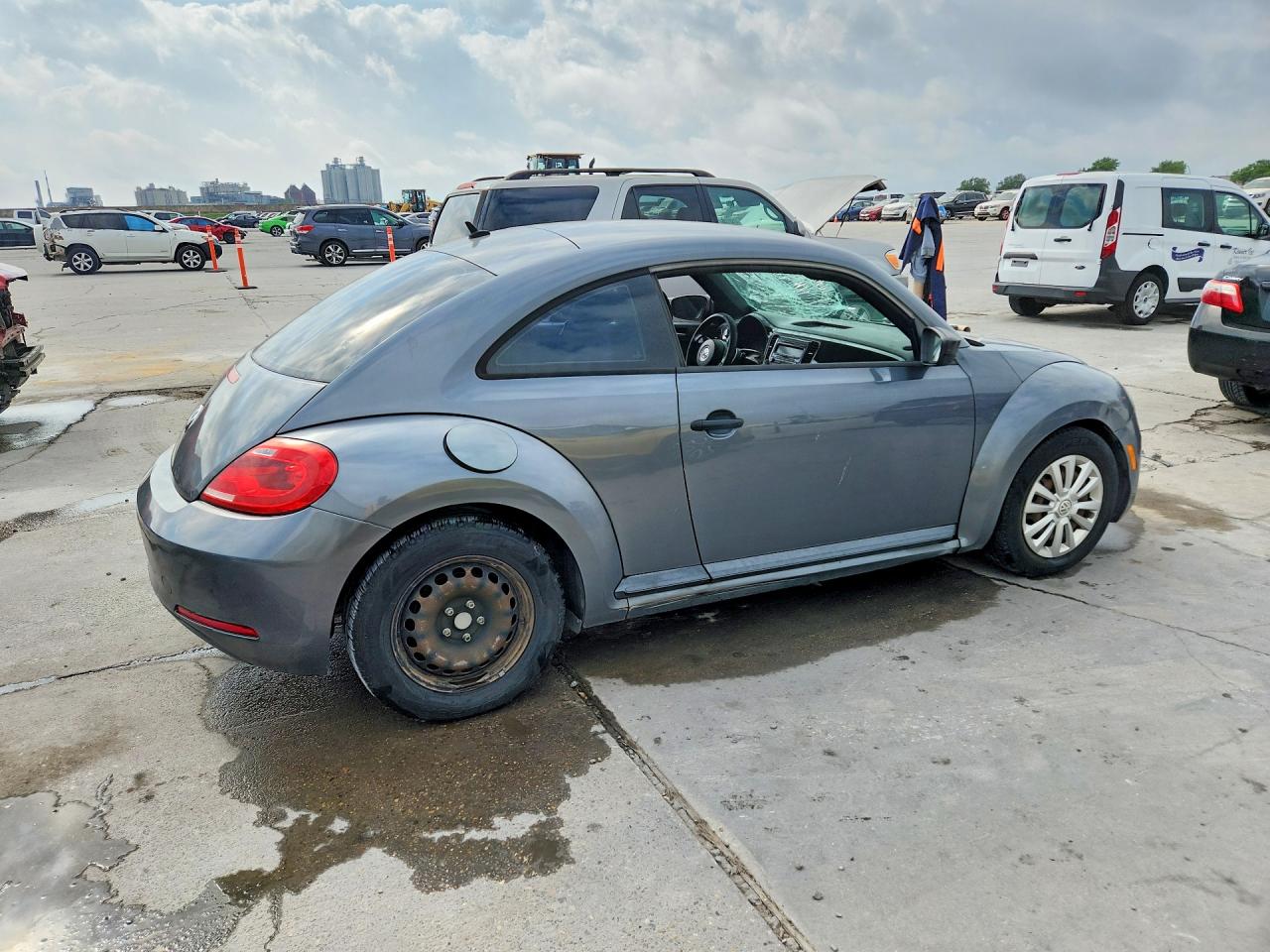 2013 VOLKSWAGEN BEETLE photo 5