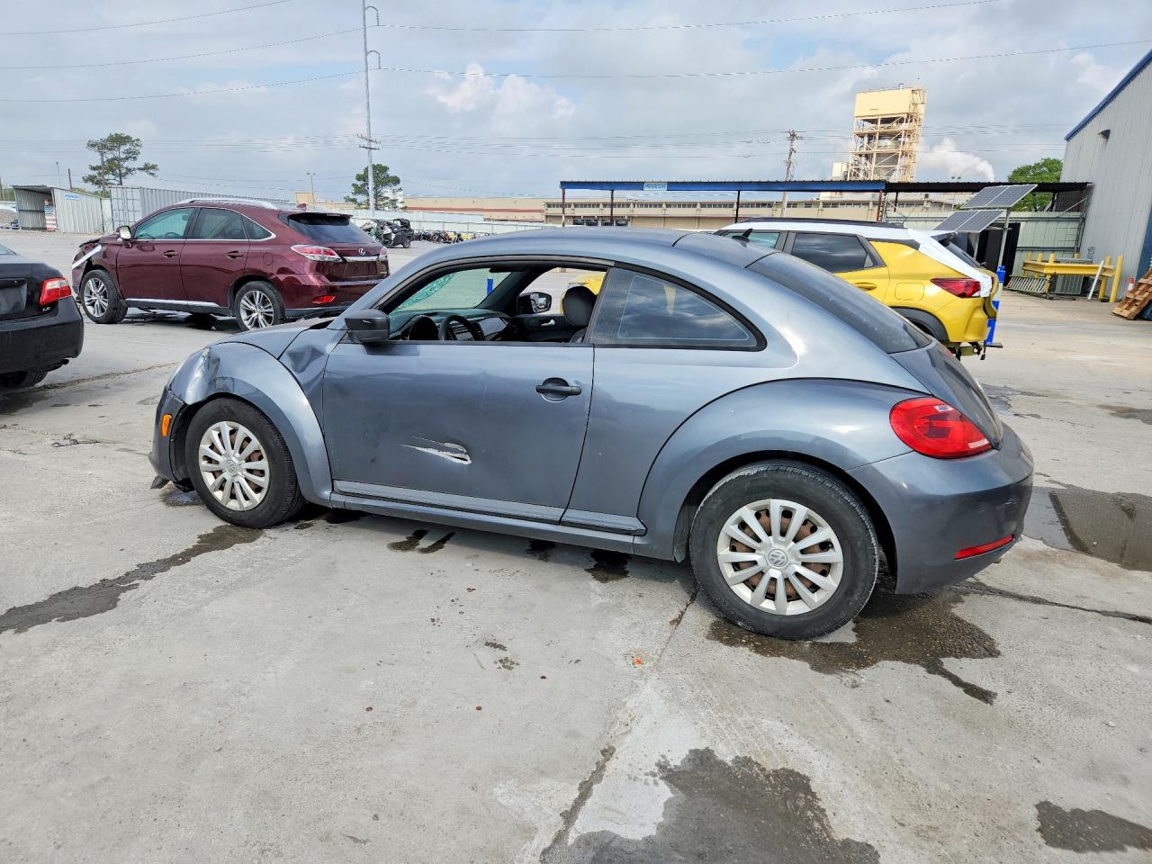 2013 VOLKSWAGEN BEETLE photo 3