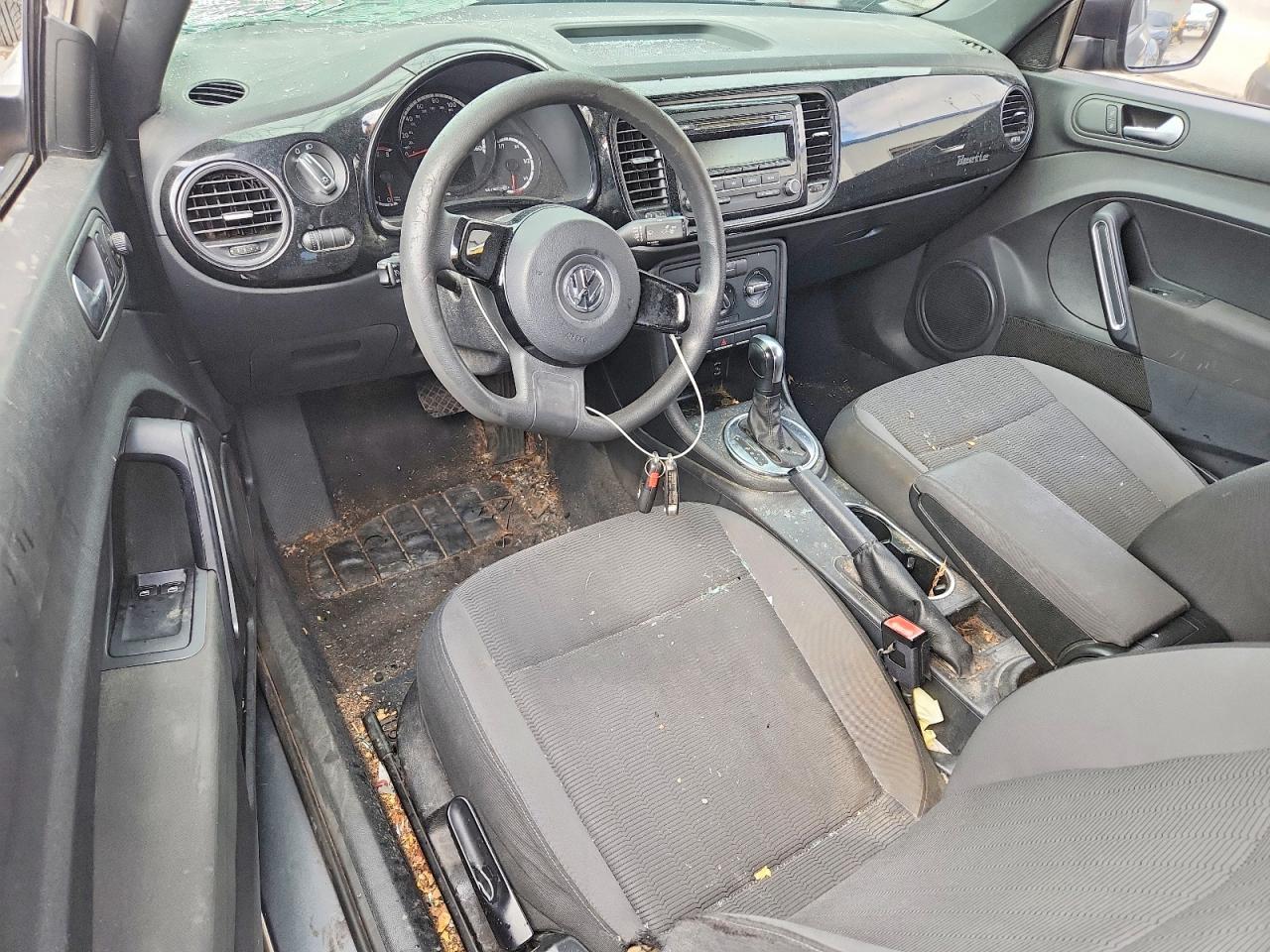 2013 VOLKSWAGEN BEETLE photo 15