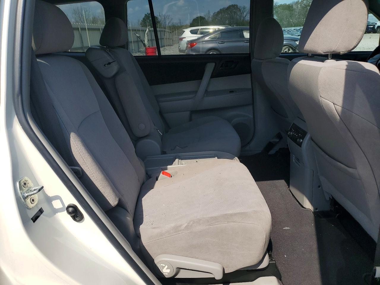 2012 TOYOTA HIGHLANDER BASE photo 31