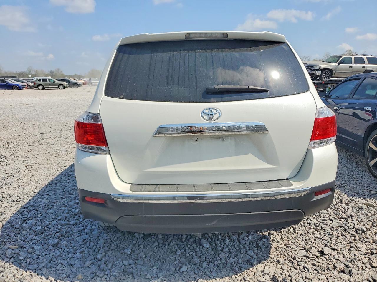 2012 TOYOTA HIGHLANDER BASE photo 16
