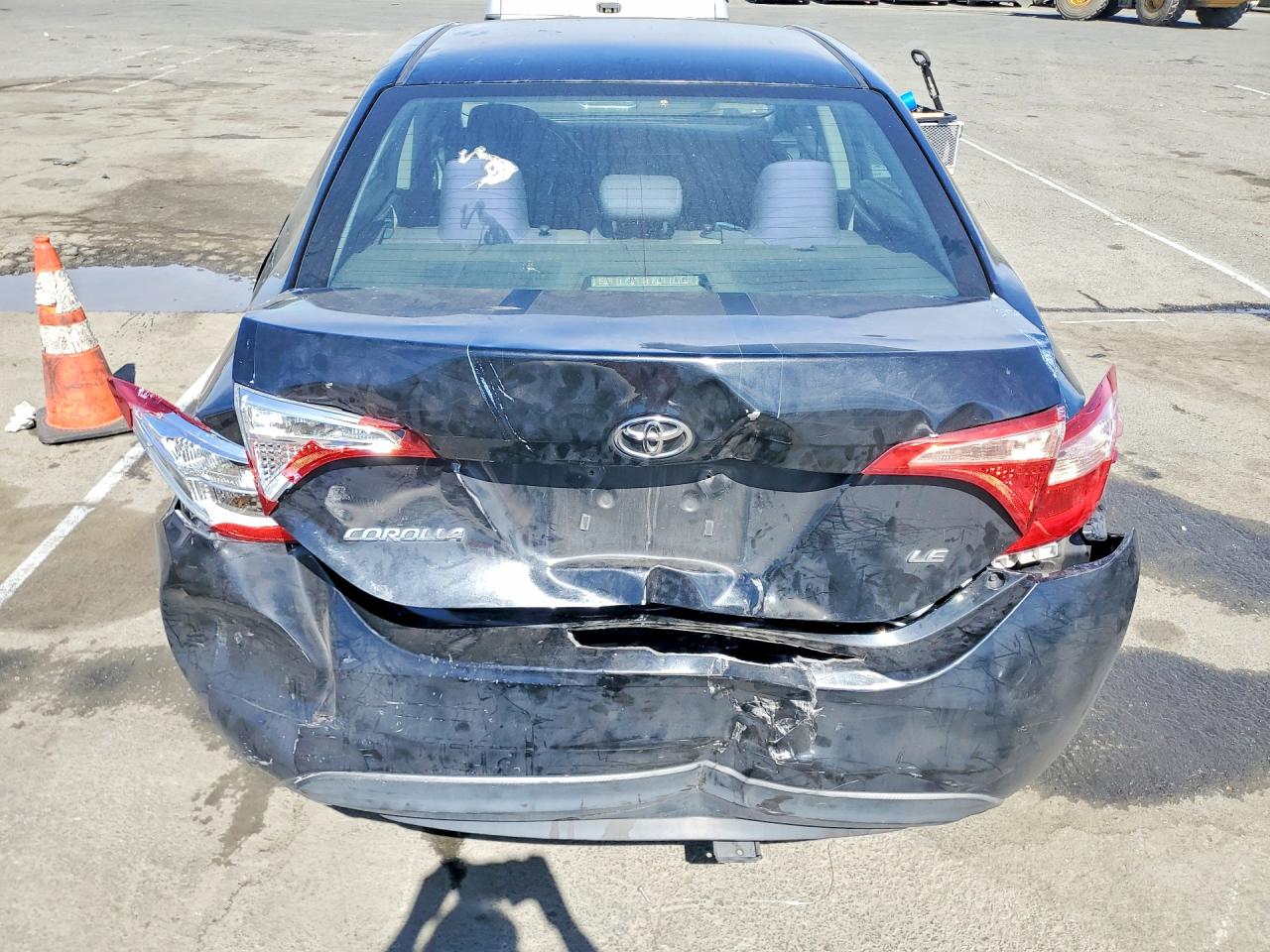 2017 TOYOTA COROLLA LE photo 11