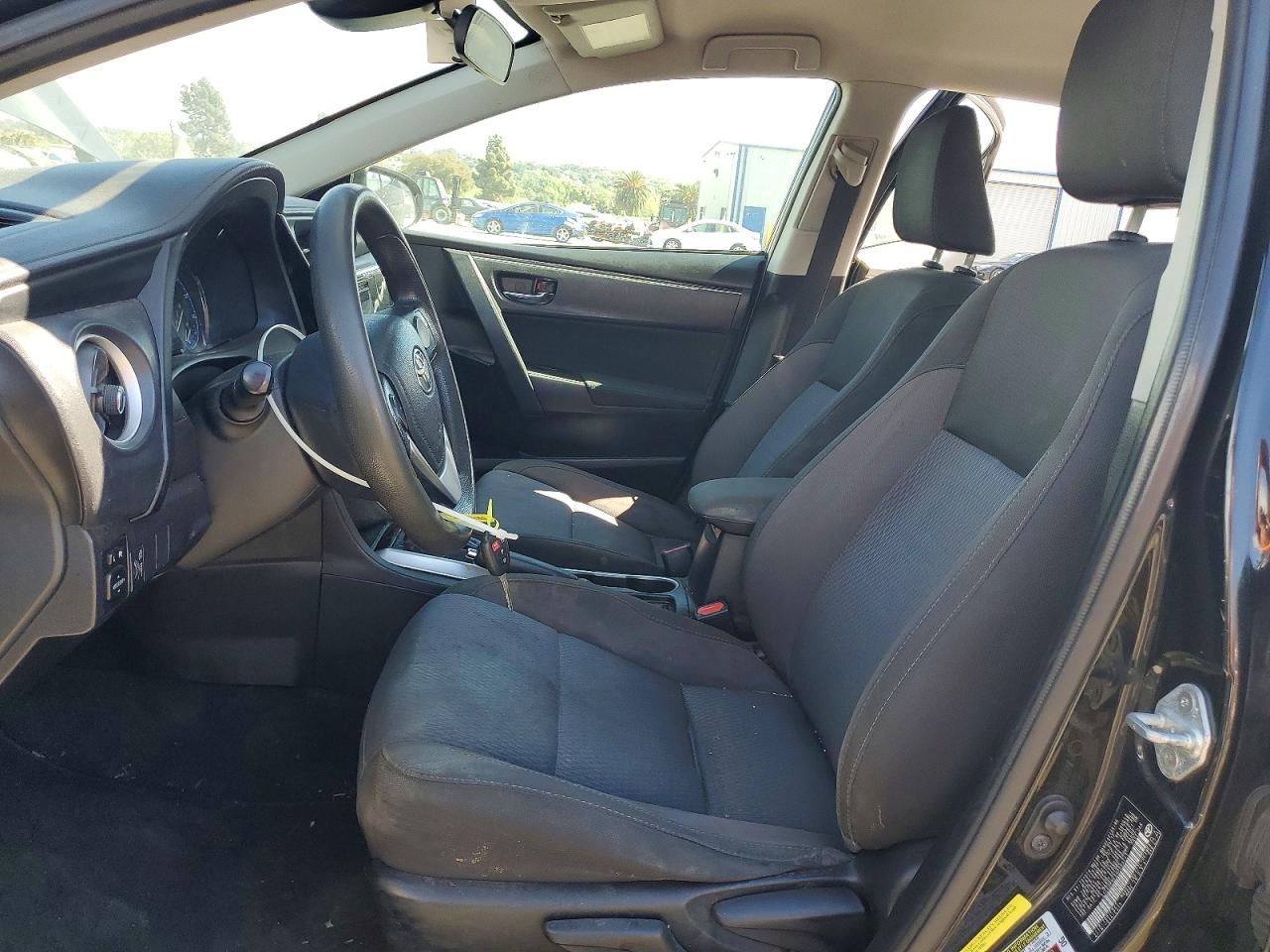 2017 TOYOTA COROLLA LE photo 13