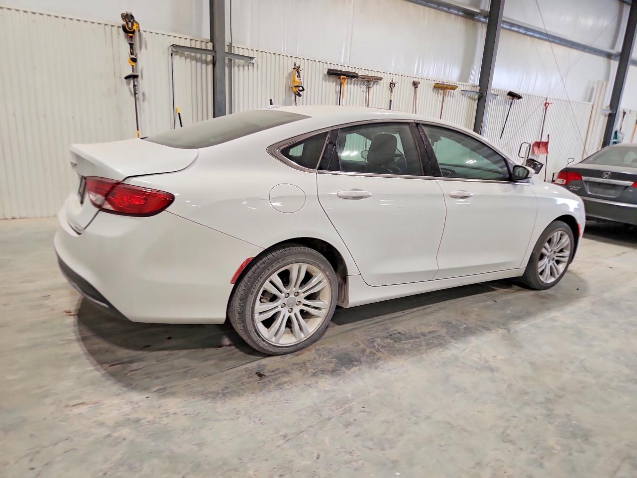 2015 CHRYSLER 200 LIMITED photo 5