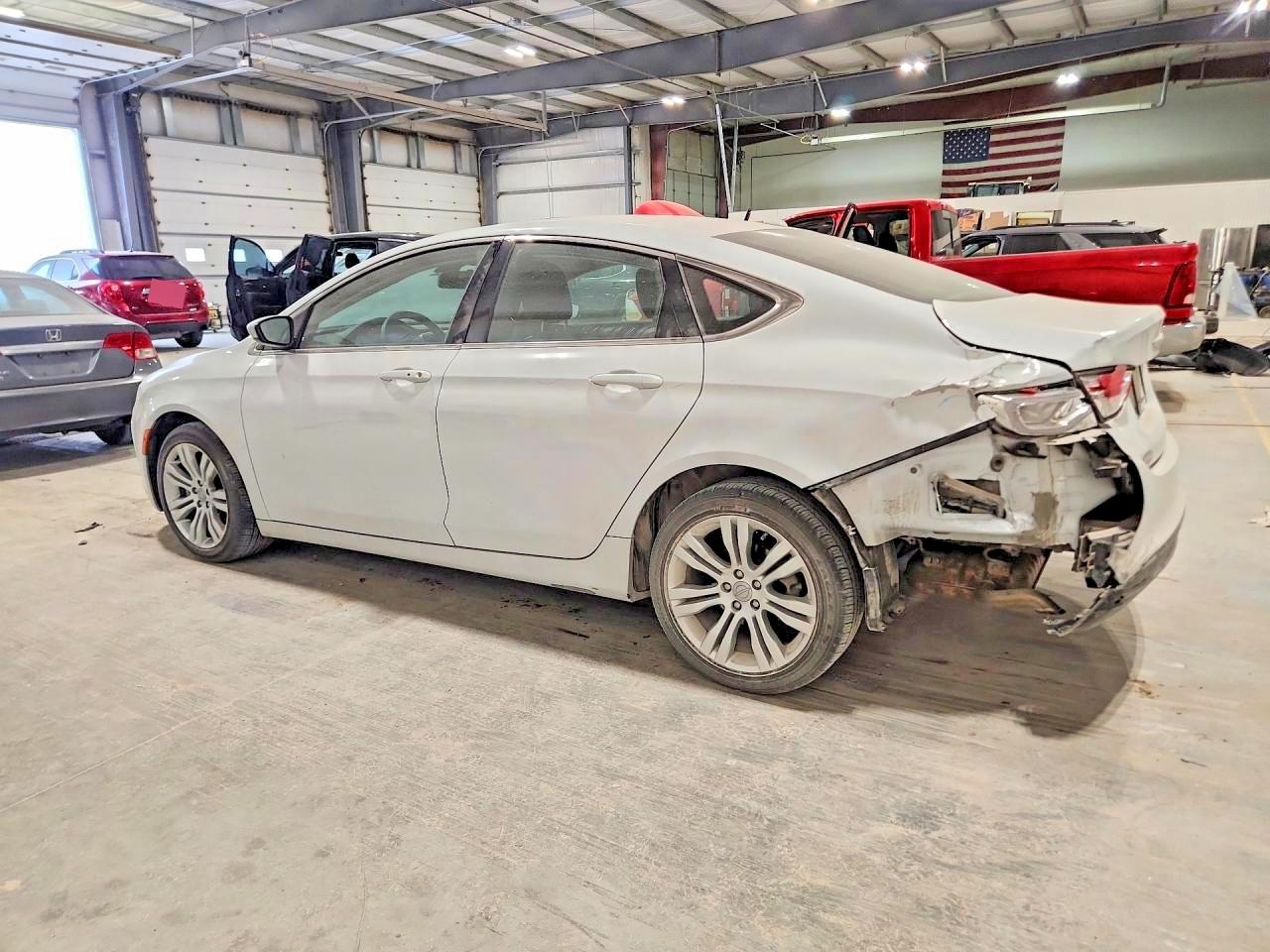 2015 CHRYSLER 200 LIMITED photo 3