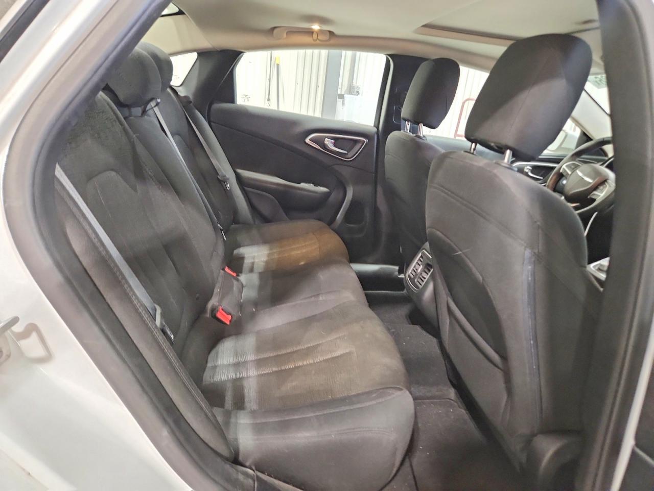 2015 CHRYSLER 200 LIMITED photo 19